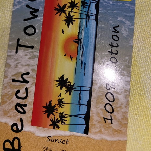 BEACH TOWELS BUNDLE - Picture 5 of 7